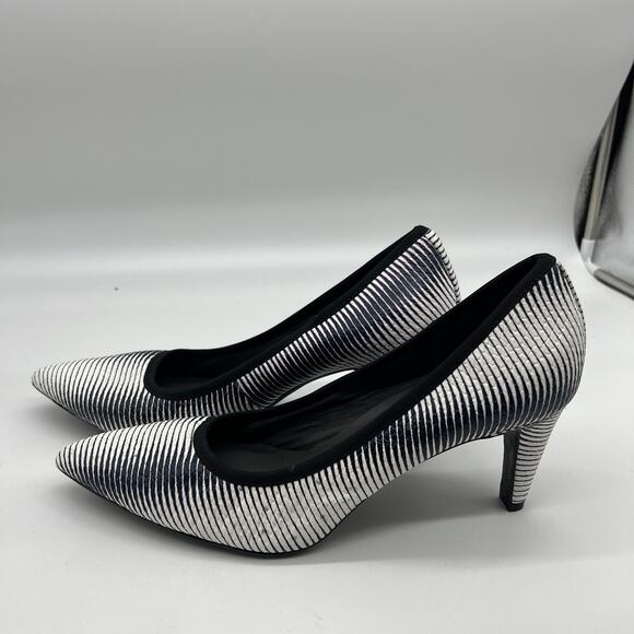 Lori Goldstein Collection Novelty Pumps Size 11 M Zebra Print Leather - Picture 1 of 9